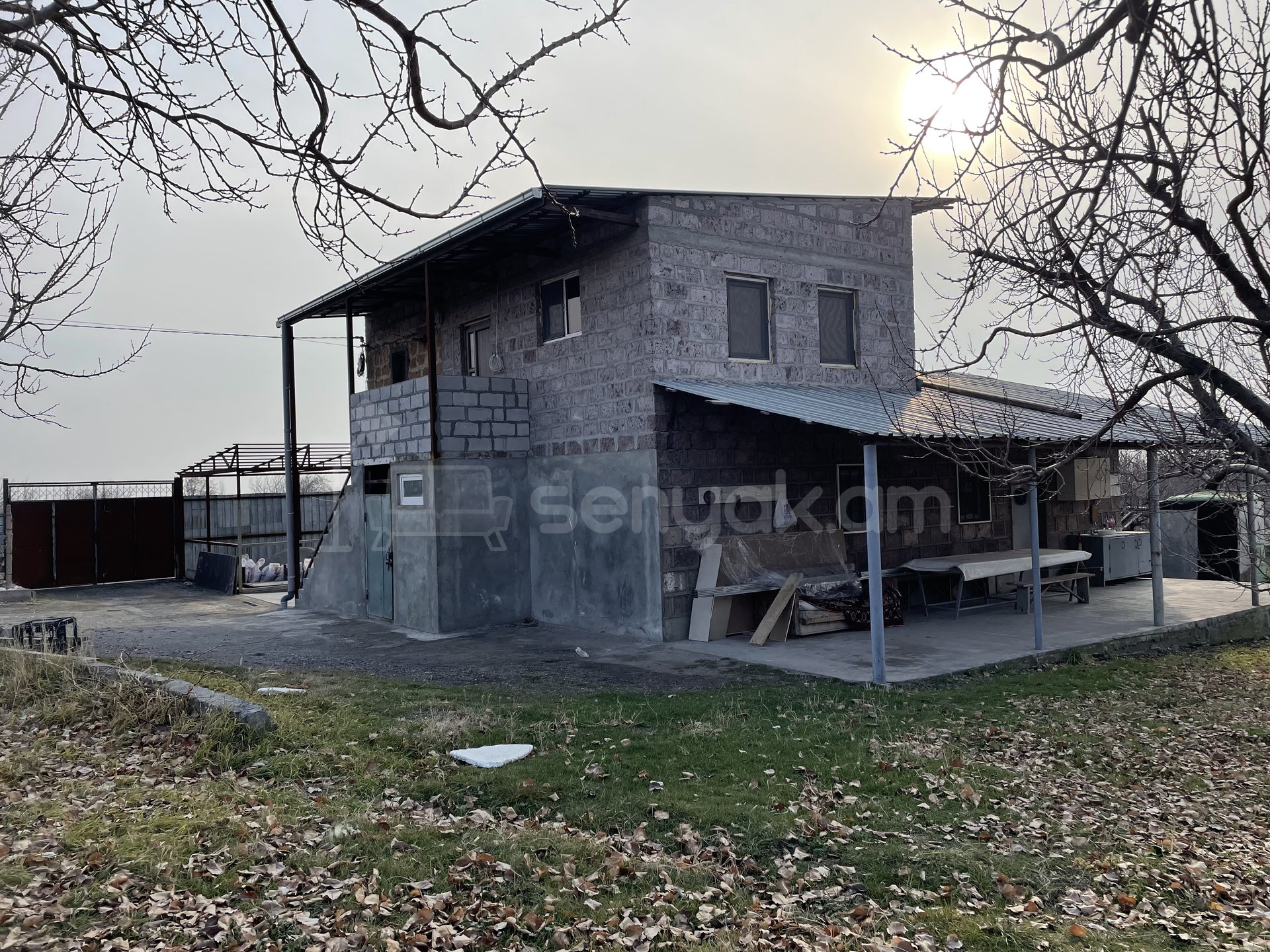 6 Սենյականոց Բնակարան Քարե Շենքում, 500քմ, 2/2 հարկ, Կապիտալ Վերանորոգված