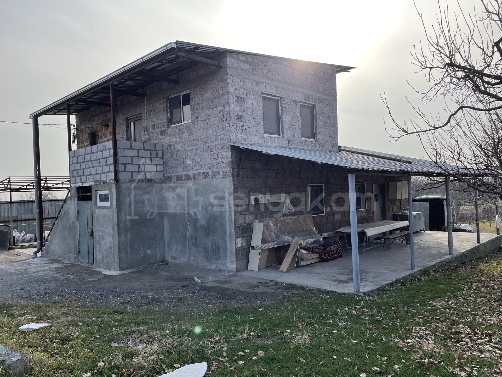 6 Սենյականոց Բնակարան Քարե Շենքում, 500քմ, 2/2 հարկ, Կապիտալ Վերանորոգված