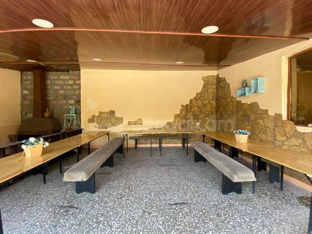 1 Սենյականոց Ամառանոց, 150քմ, Լողավազանով