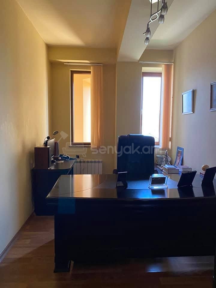 5 Սենյականոց Շքեղ Առանձնատուն, 200քմ, Լողավազանով