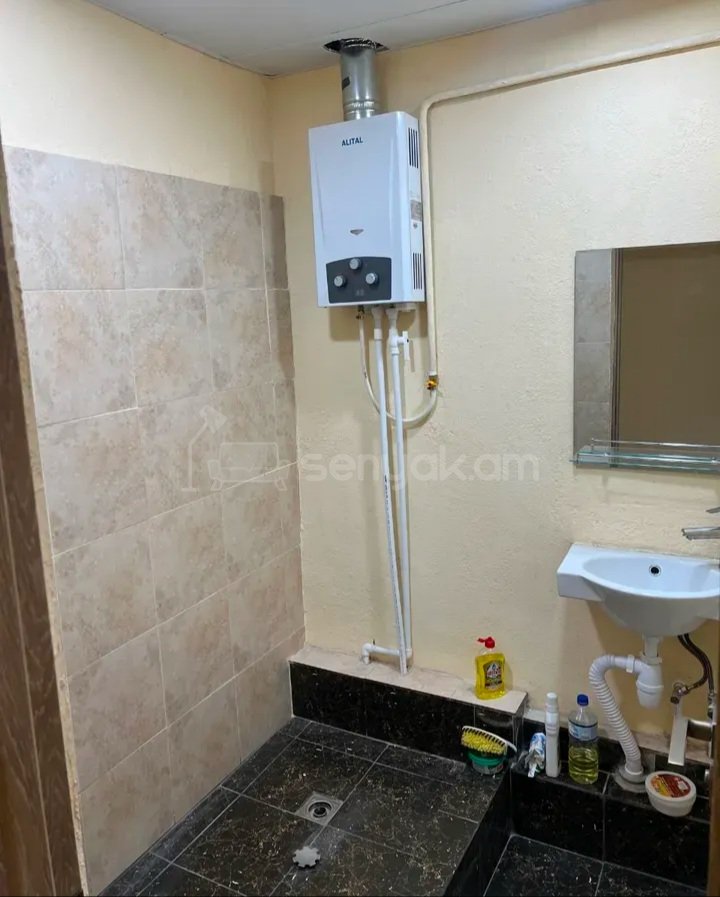 2 Սենյականոց Բնակարան Քարե Շենքում, 70քմ, 2/5 հարկ, Կապիտալ Վերանորոգված, Կահավորված
