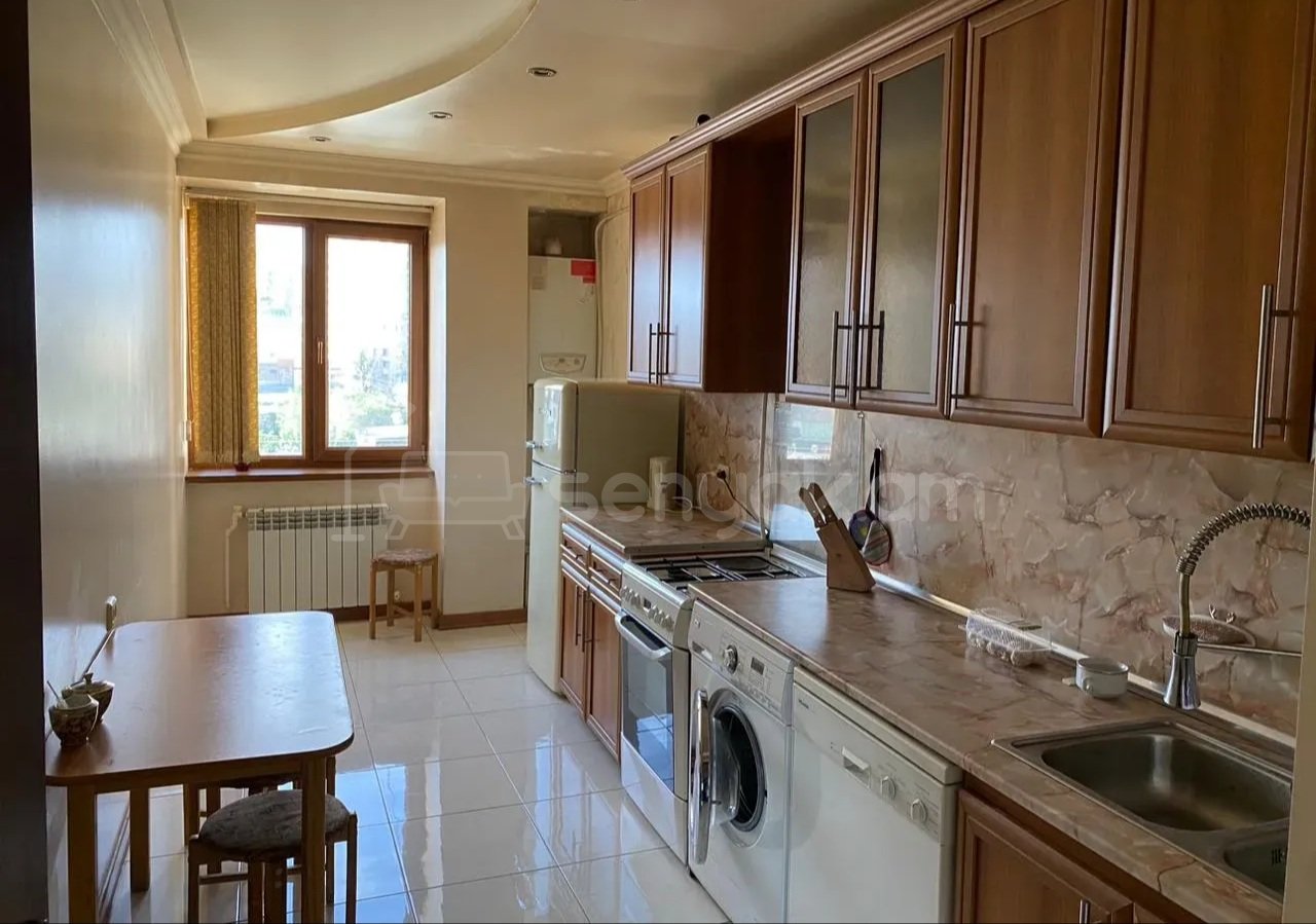 3 Սենյականոց Բնակարան, 76քմ, 9/9 հարկ, Կապիտալ Վերանորոգված, Կահավորված, Արևկող