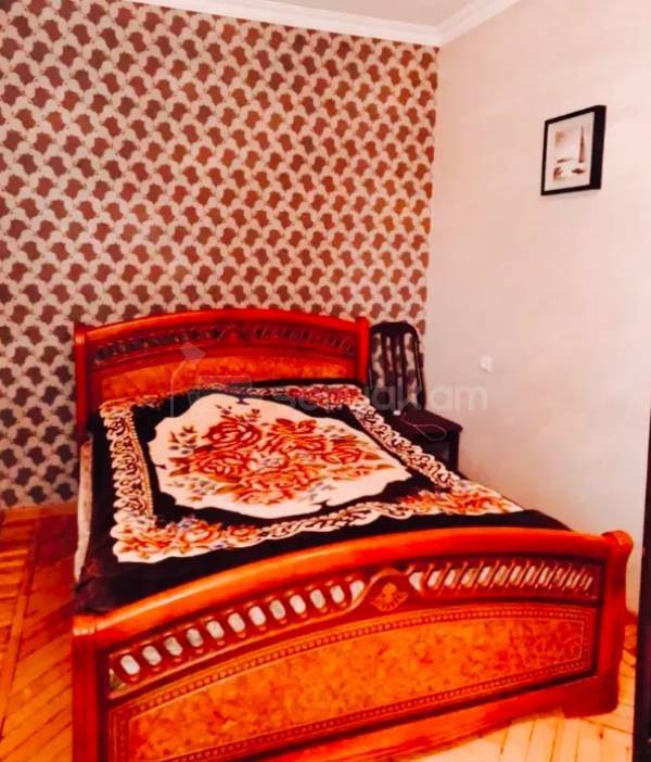 3 Սենյականոց Բնակարան Քարե Շենքում, 74քմ, 4/4 հարկ, Կապիտալ Վերանորոգված, Կահավորված, Արևկող