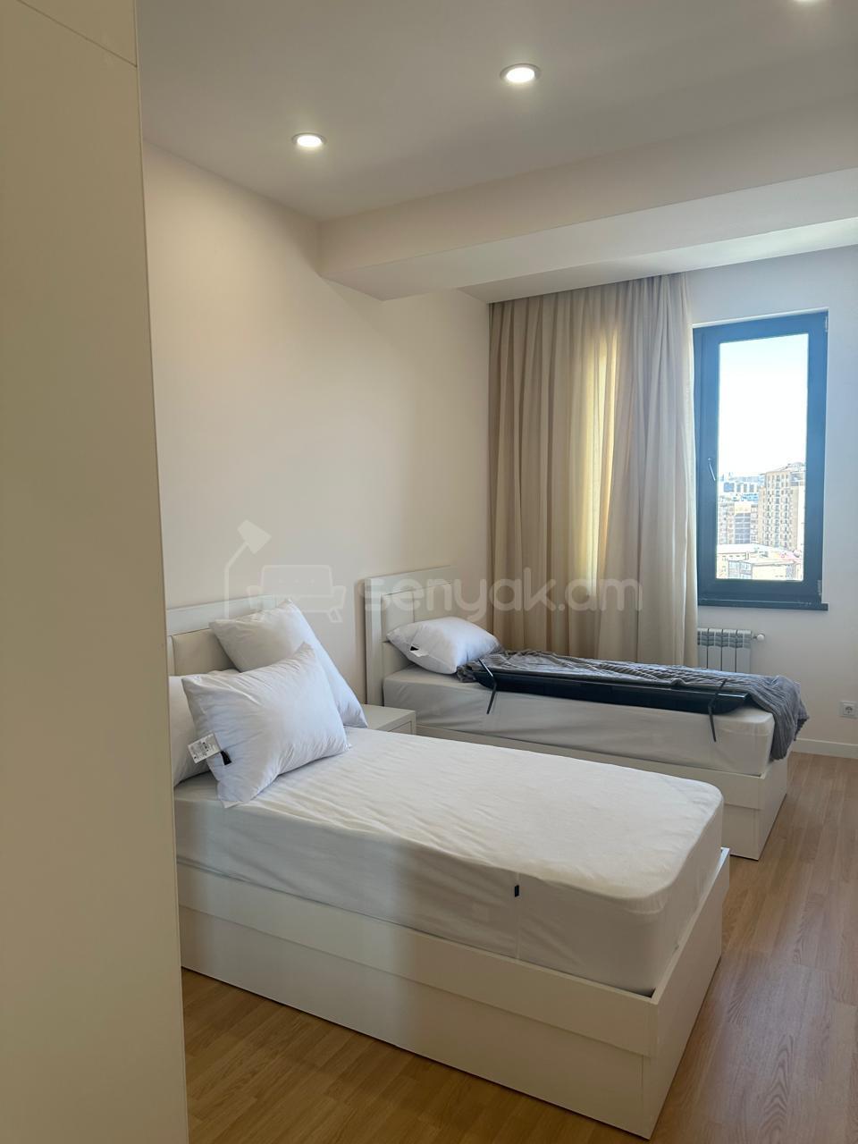 4 Սենյականոց Բնակարան, 96քմ, 6/11 հարկ, Դիզայներական Վերանորոգված, Կահավորված, Արևկող