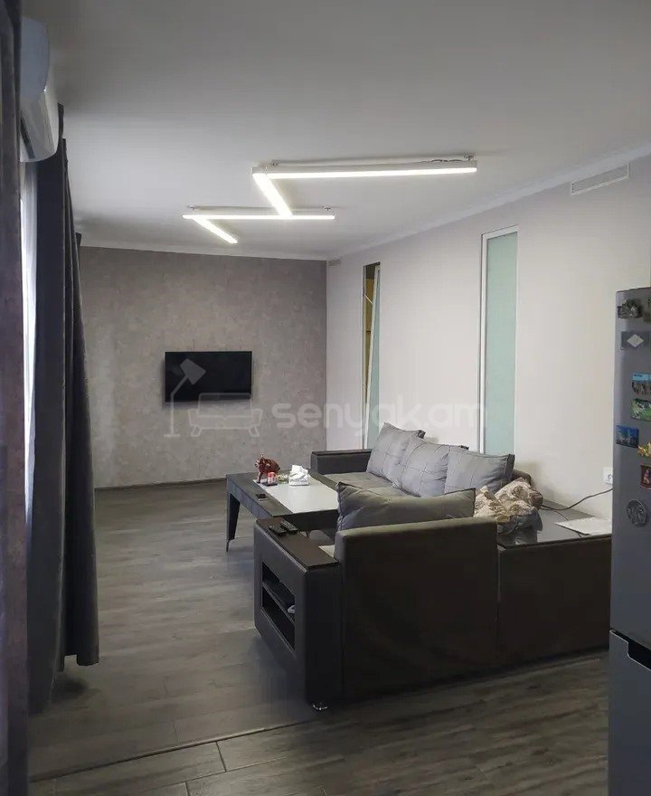 2 Սենյականոց Բնակարան Քարե Շենքում, 45քմ, 3/5 հարկ, Կապիտալ Վերանորոգված
