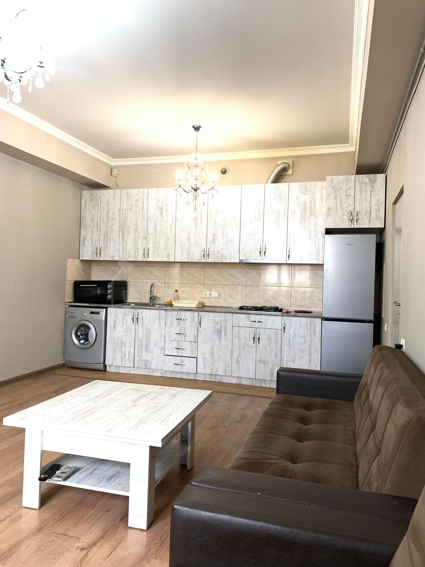 3 Սենյականոց Բնակարան Նորակառույցում, 90քմ, 2/15 հարկ, Կապիտալ Վերանորոգված