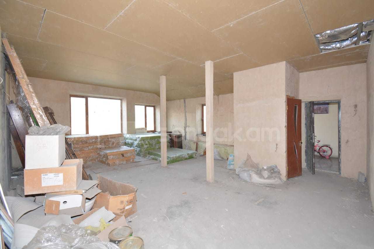 4 Սենյականոց Բնակարան Նորակառույցում, 144քմ, 8/8 հարկ, Զրոյական Վիճակում