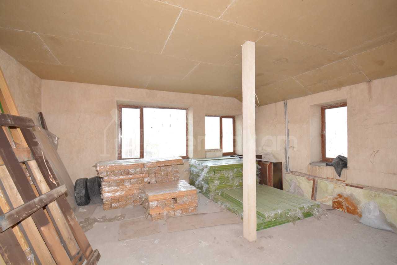 4 Սենյականոց Բնակարան Նորակառույցում, 144քմ, 8/8 հարկ, Զրոյական Վիճակում