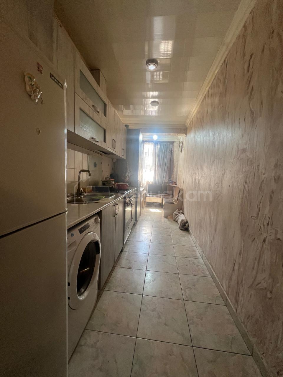 3 Սենյականոց Բնակարան Քարե Շենքում, 78քմ, 1/5 հարկ, Կոսմետիկ Վերանորոգված