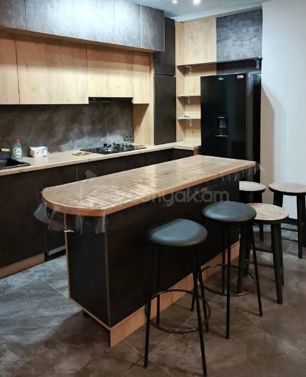 3 Սենյականոց Բնակարան, 73քմ, 3/5 հարկ, Դիզայներական Վերանորոգված, Կահավորված, Արևկող