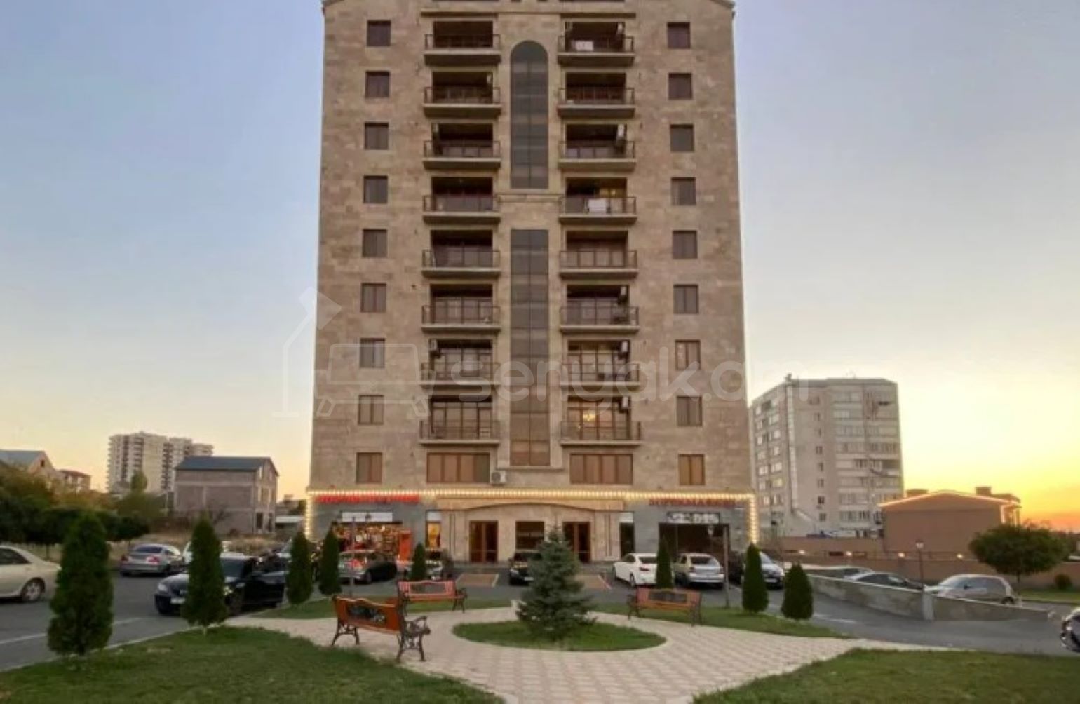 3 Սենյականոց Բնակարան Նորակառույցում, 100քմ, 10/11 հարկ, Կոսմետիկ Վերանորոգված