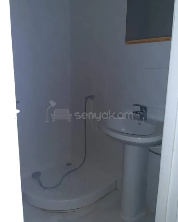 2 Սենյականոց Բնակարան, 64քմ, 4/9 հարկ, Կոսմետիկ Վերանորոգված, Մասամբ Կահավորված, Արևկող