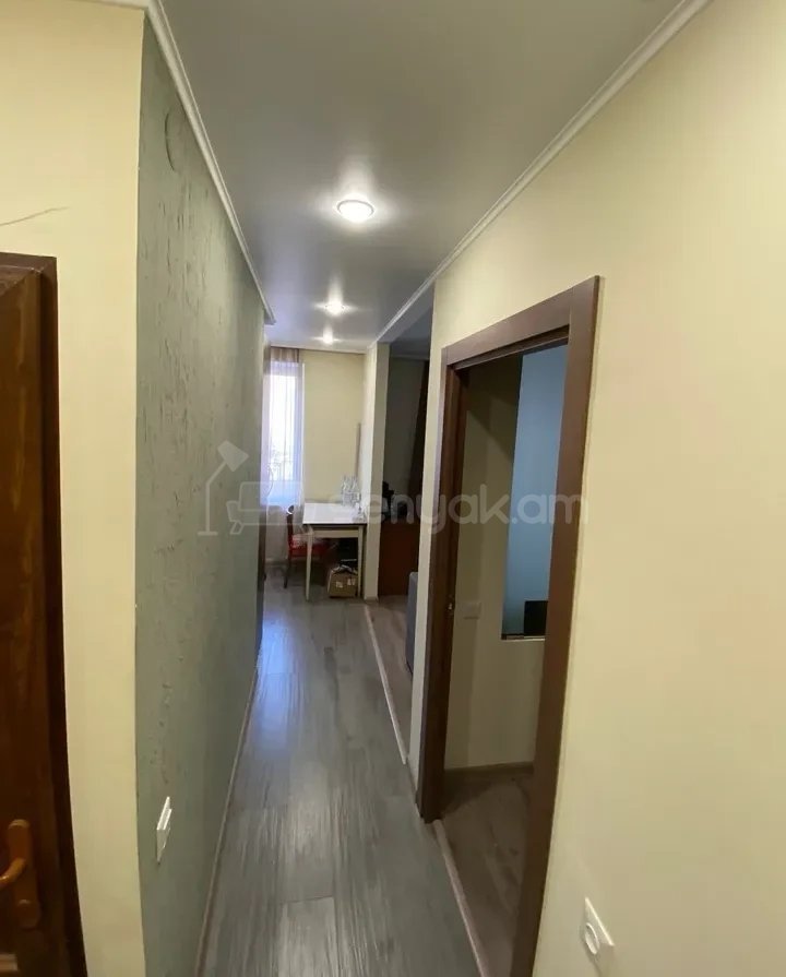 1 Սենյականոց Բնակարան, 30քմ, 2/4 հարկ, Կապիտալ Վերանորոգված, Կահավորված, Արևկող
