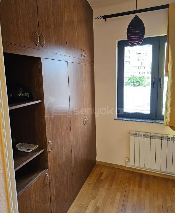 1 Սենյականոց Բնակարան Քարե Շենքում, 46քմ, 2/5 հարկ, Կապիտալ Վերանորոգված, Կահավորված, Արևկող