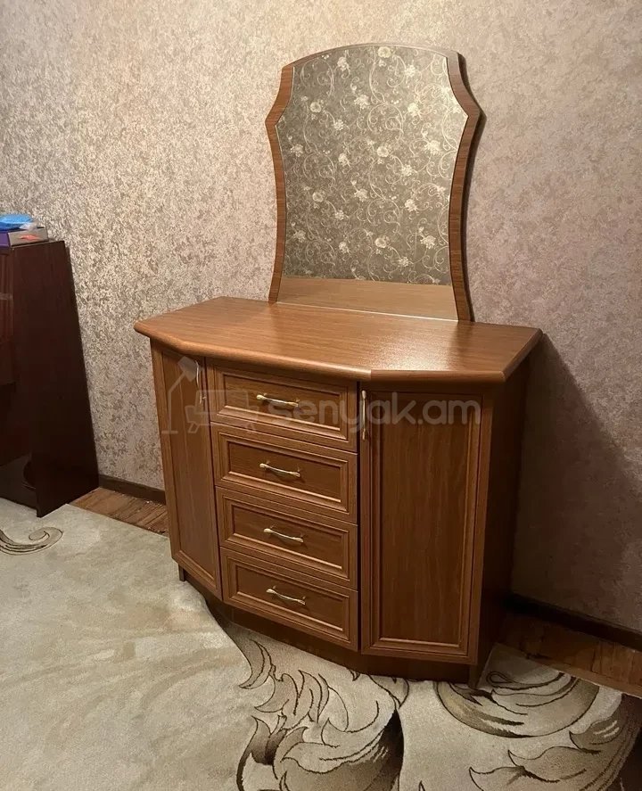 3 Սենյականոց Բնակարան Քարե Շենքում, 73քմ, 5/5 հարկ, Կոսմետիկ Վերանորոգված, Կահավորված