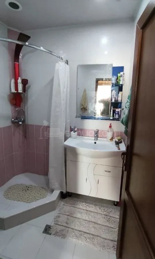 3 Սենյականոց Բնակարան Քարե Շենքում, 70քմ, 5/5 հարկ, Կապիտալ Վերանորոգված, Կահավորված, Արևկող