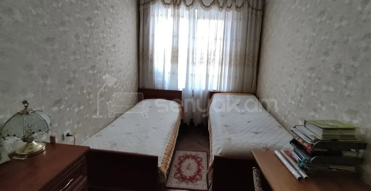 3 Սենյականոց Բնակարան Քարե Շենքում, 70քմ, 5/5 հարկ, Կապիտալ Վերանորոգված, Կահավորված, Արևկող