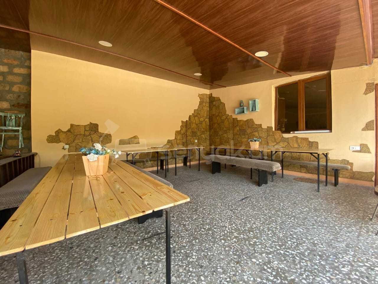 1 Սենյականոց Ամառանոց, 100քմ, Լողավազանով