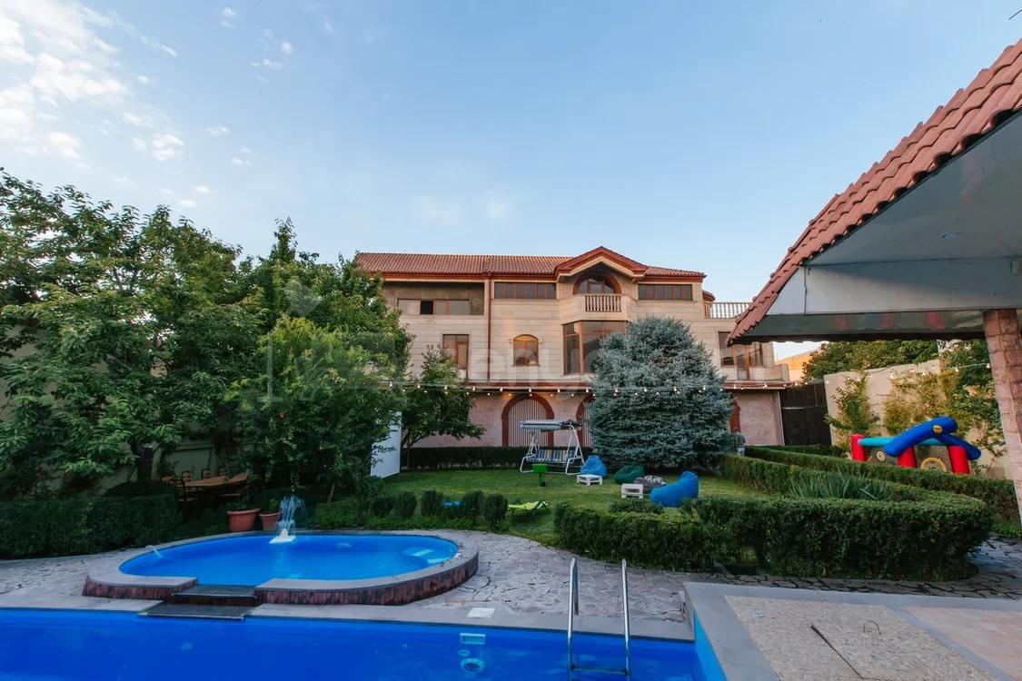 5 Սենյականոց Շքեղ Առանձնատուն, 200քմ, Լողավազանով