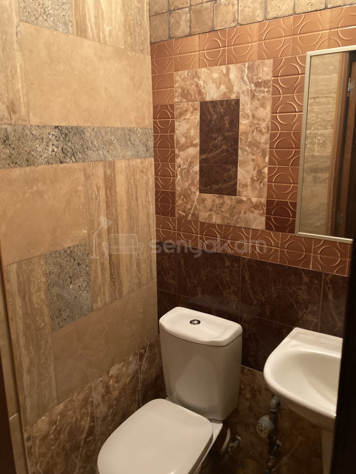 3 Սենյականոց Բնակարան Քարե Շենքում, 80քմ, 1/5 հարկ, Կոսմետիկ Վերանորոգված, Կահավորված, Արևկող