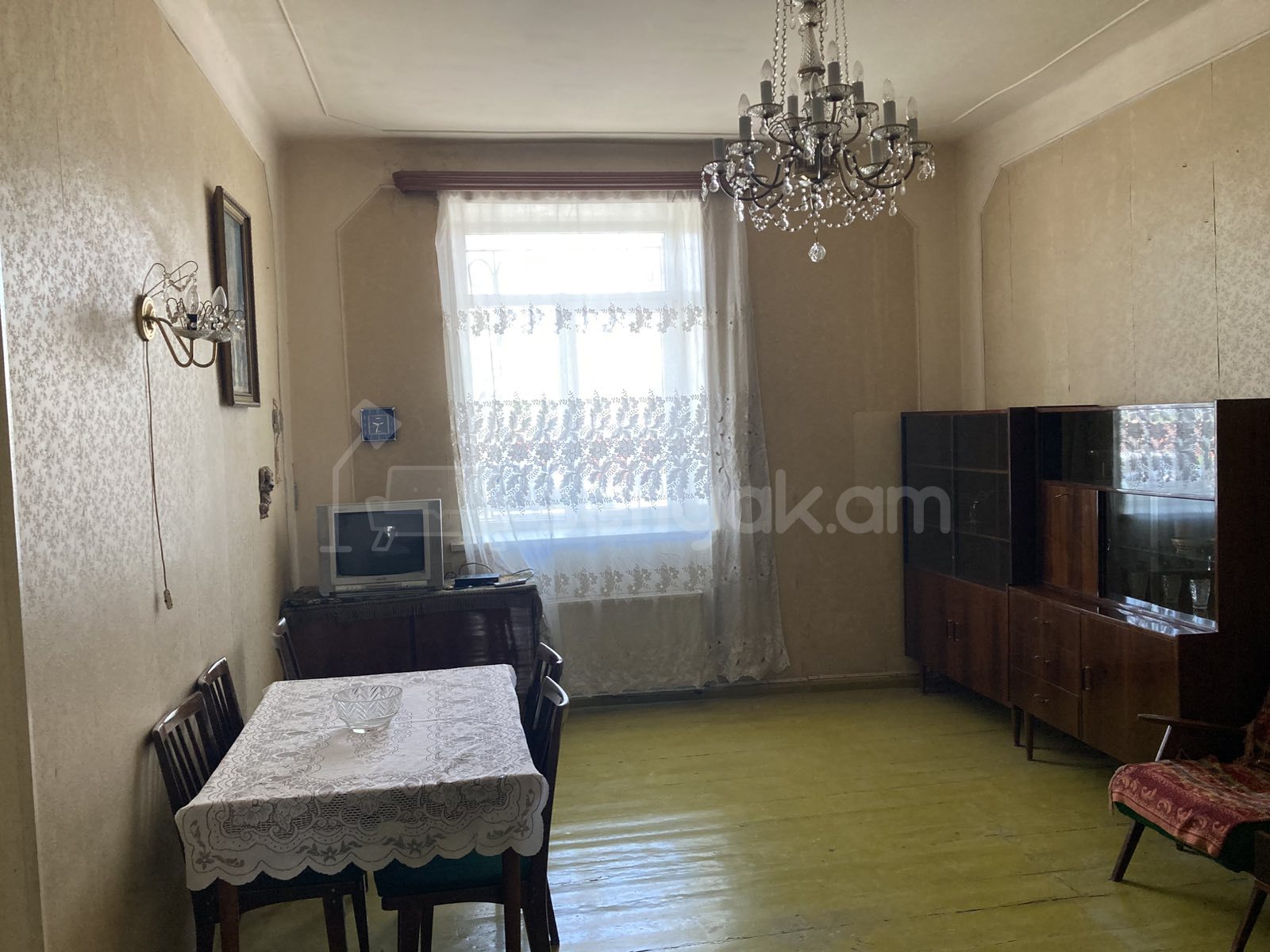 3 Սենյականոց Բնակարան Քարե Շենքում, 80քմ, 1/5 հարկ, Կոսմետիկ Վերանորոգված, Կահավորված, Արևկող