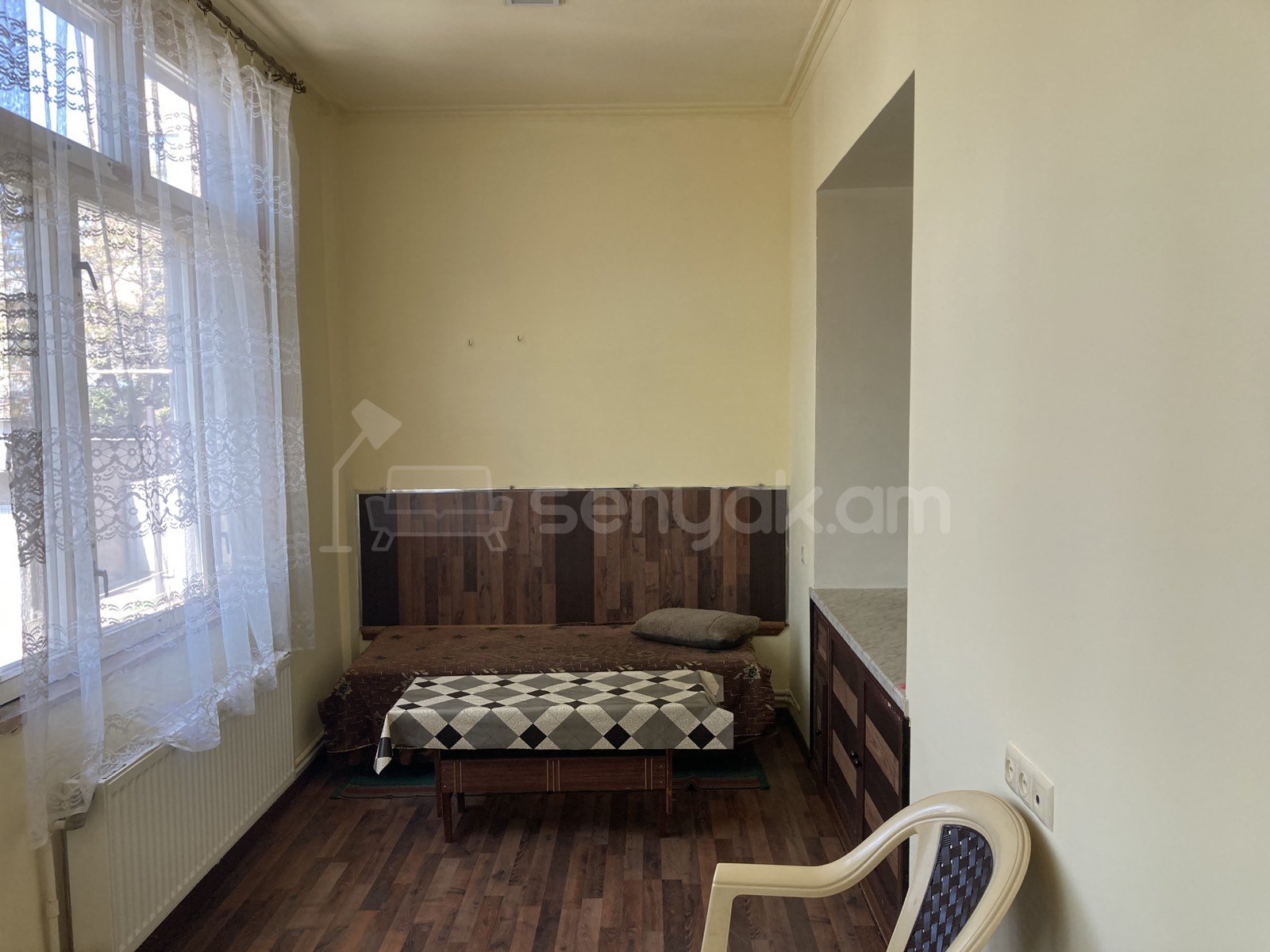 3 Սենյականոց Բնակարան Քարե Շենքում, 80քմ, 1/5 հարկ, Կոսմետիկ Վերանորոգված, Կահավորված, Արևկող