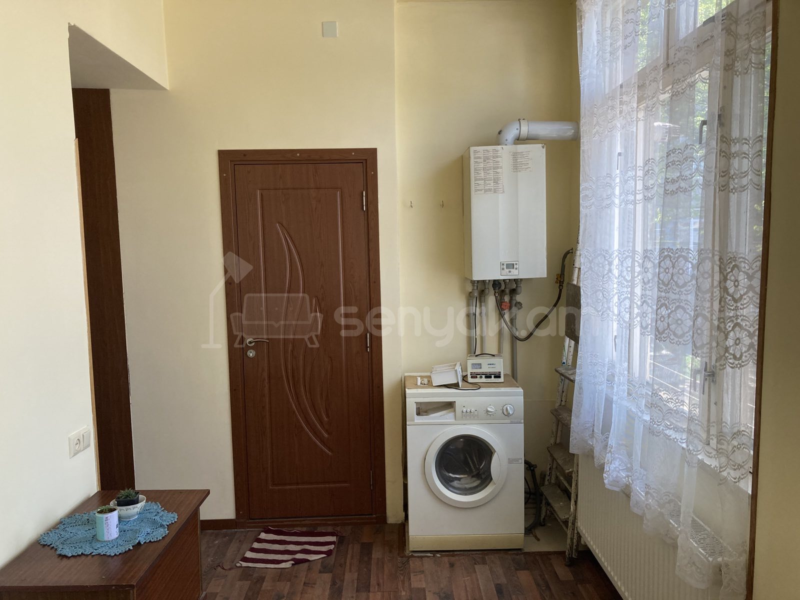 3 Սենյականոց Բնակարան Քարե Շենքում, 80քմ, 1/5 հարկ, Կոսմետիկ Վերանորոգված, Կահավորված, Արևկող