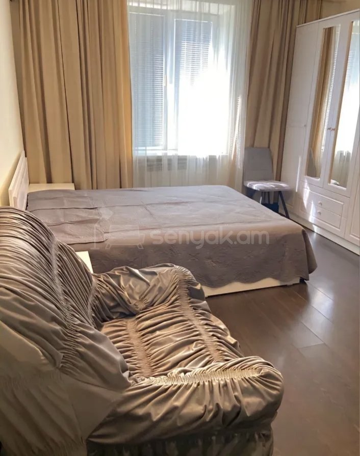 1 Սենյականոց Բնակարան Քարե Շենքում, 42քմ, 3/5 հարկ, Կապիտալ Վերանորոգված, Կահավորված