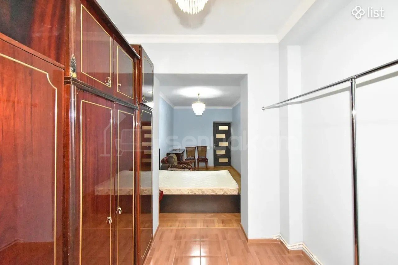 3 Սենյականոց Բնակարան Քարե Շենքում, 80քմ, 1/5 հարկ, Կապիտալ Վերանորոգված, Կահավորված, Արևկող