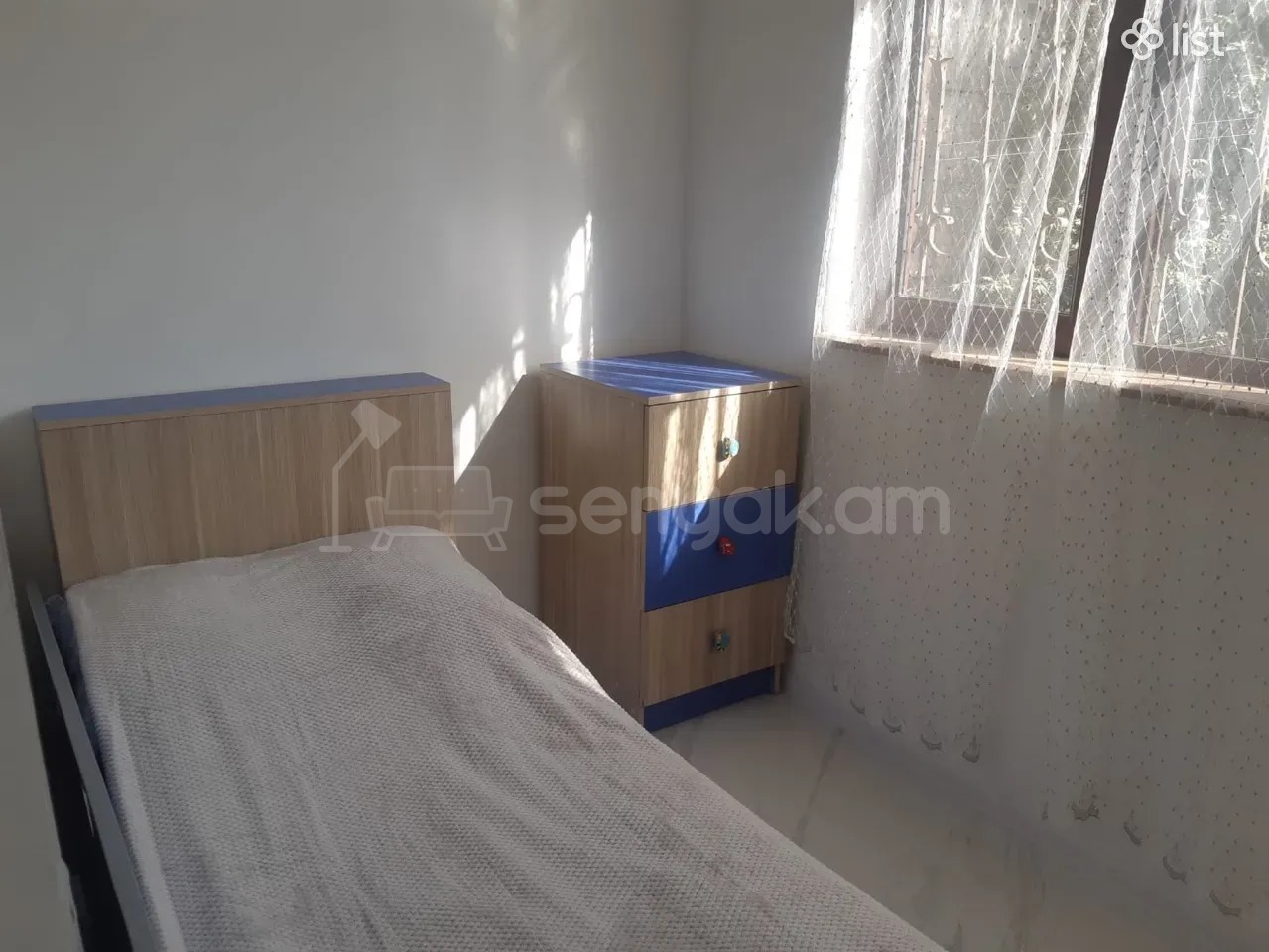 3 Սենյականոց Բնակարան Քարե Շենքում, 78քմ, 3/5 հարկ, Կապիտալ Վերանորոգված, Կահավորված