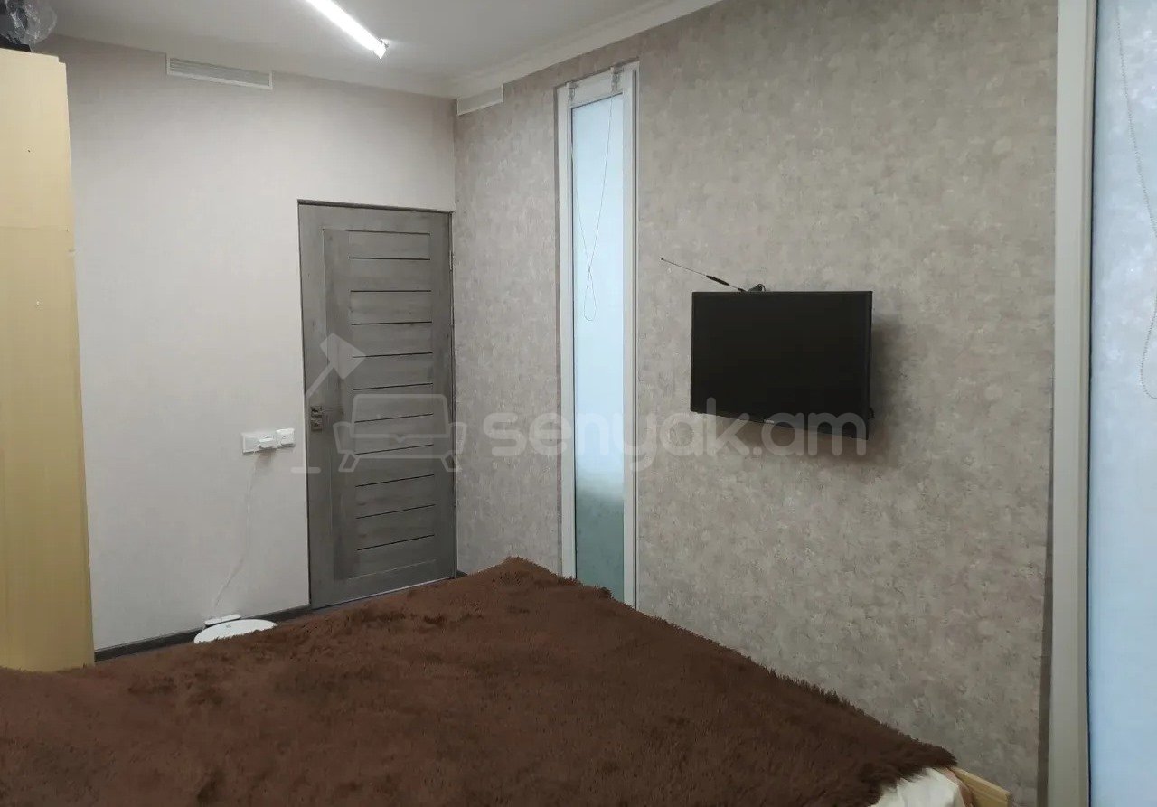 2 Սենյականոց Բնակարան Քարե Շենքում, 45քմ, 3/5 հարկ, Կապիտալ Վերանորոգված