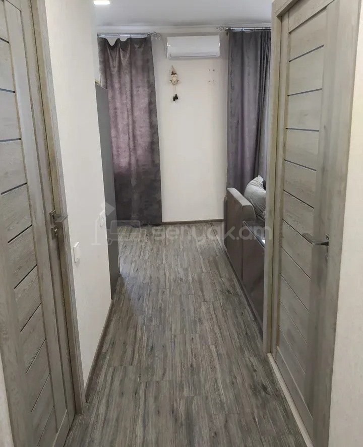 2 Սենյականոց Բնակարան Քարե Շենքում, 45քմ, 3/5 հարկ, Կապիտալ Վերանորոգված