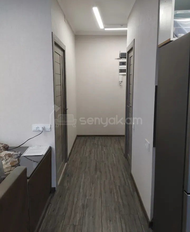 2 Սենյականոց Բնակարան Քարե Շենքում, 45քմ, 3/5 հարկ, Կապիտալ Վերանորոգված