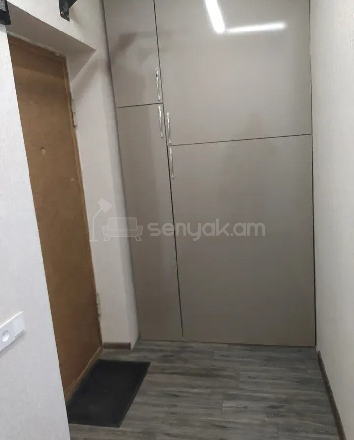 2 Սենյականոց Բնակարան Քարե Շենքում, 45քմ, 3/5 հարկ, Կապիտալ Վերանորոգված