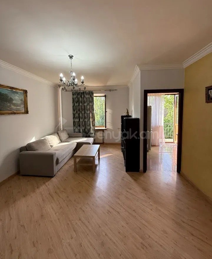 2 Սենյականոց Բնակարան Քարե Շենքում, 58քմ, 5/5 հարկ, Կապիտալ Վերանորոգված