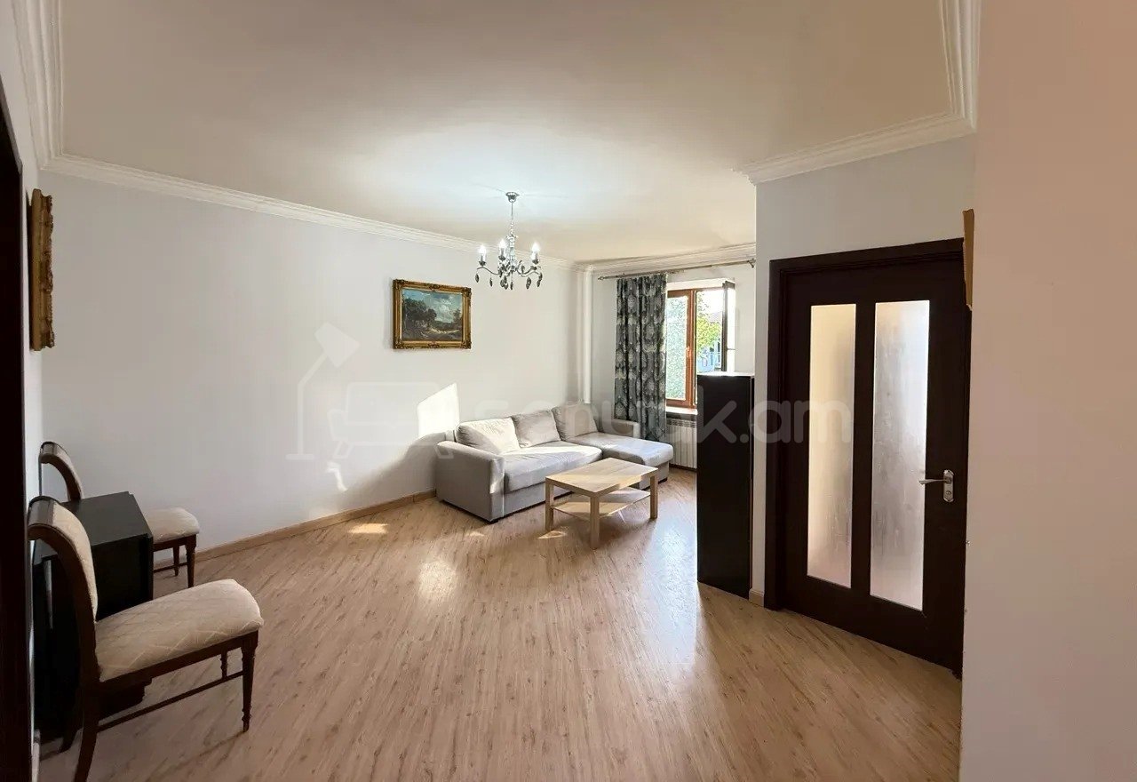 2 Սենյականոց Բնակարան Քարե Շենքում, 58քմ, 5/5 հարկ, Կապիտալ Վերանորոգված