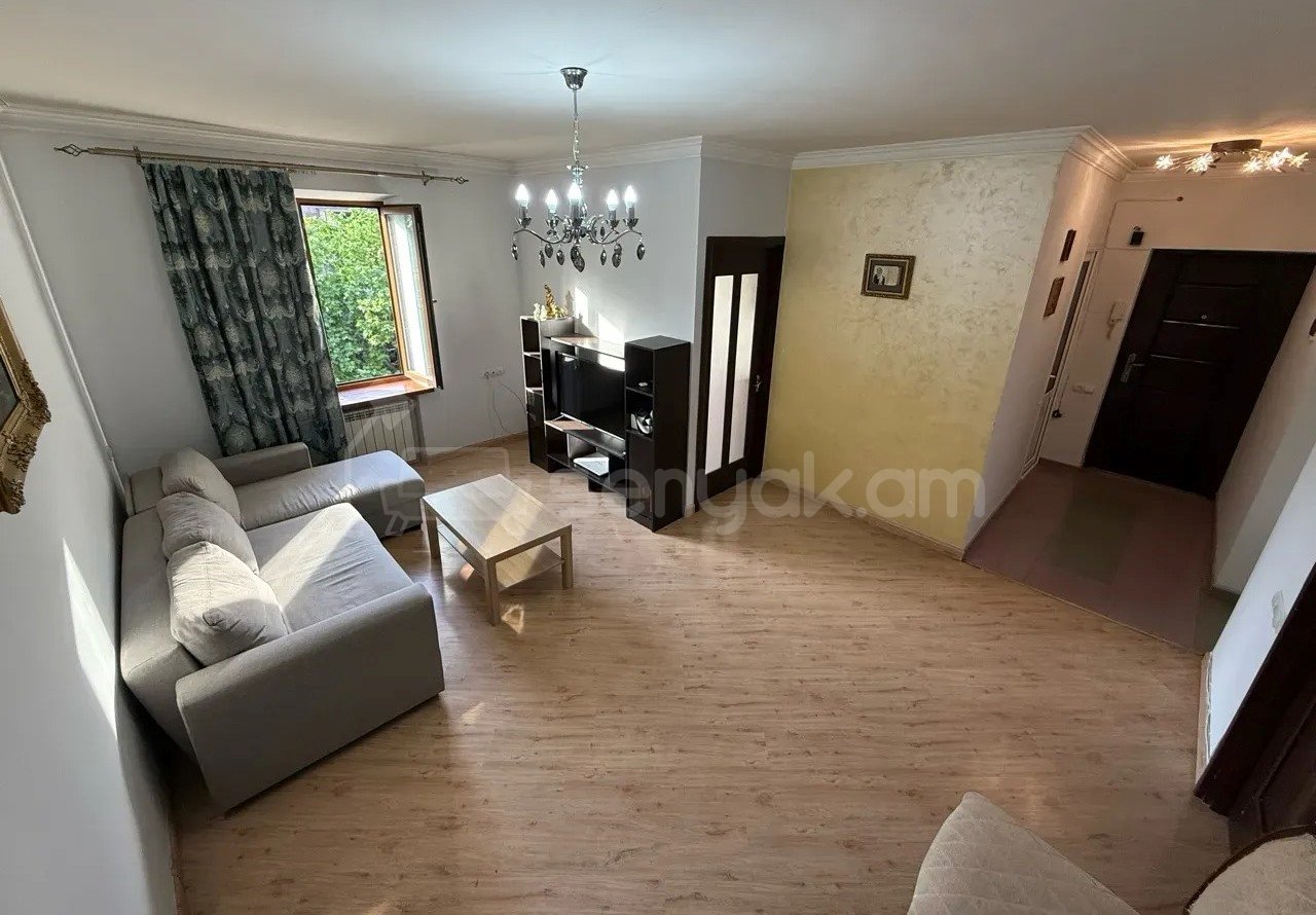 2 Սենյականոց Բնակարան Քարե Շենքում, 58քմ, 5/5 հարկ, Կապիտալ Վերանորոգված