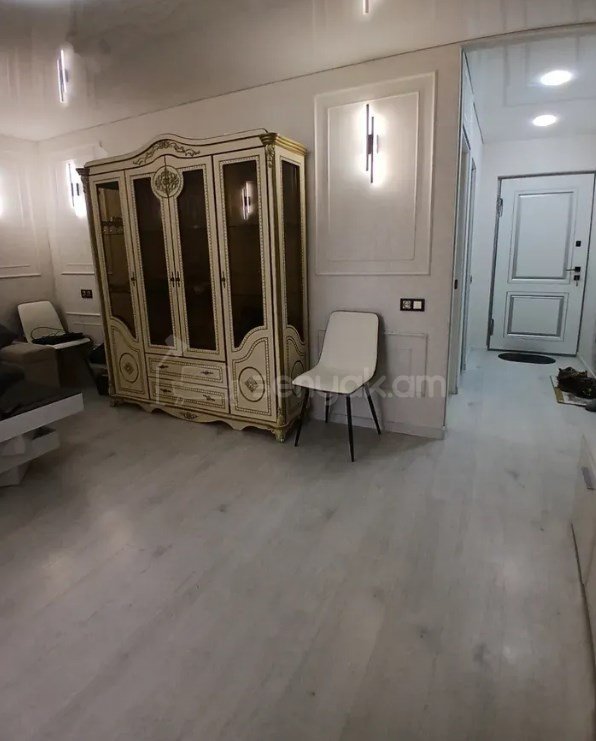 2 Սենյականոց Բնակարան Քարե Շենքում, 50քմ, 4/4 հարկ, Կապիտալ Վերանորոգված