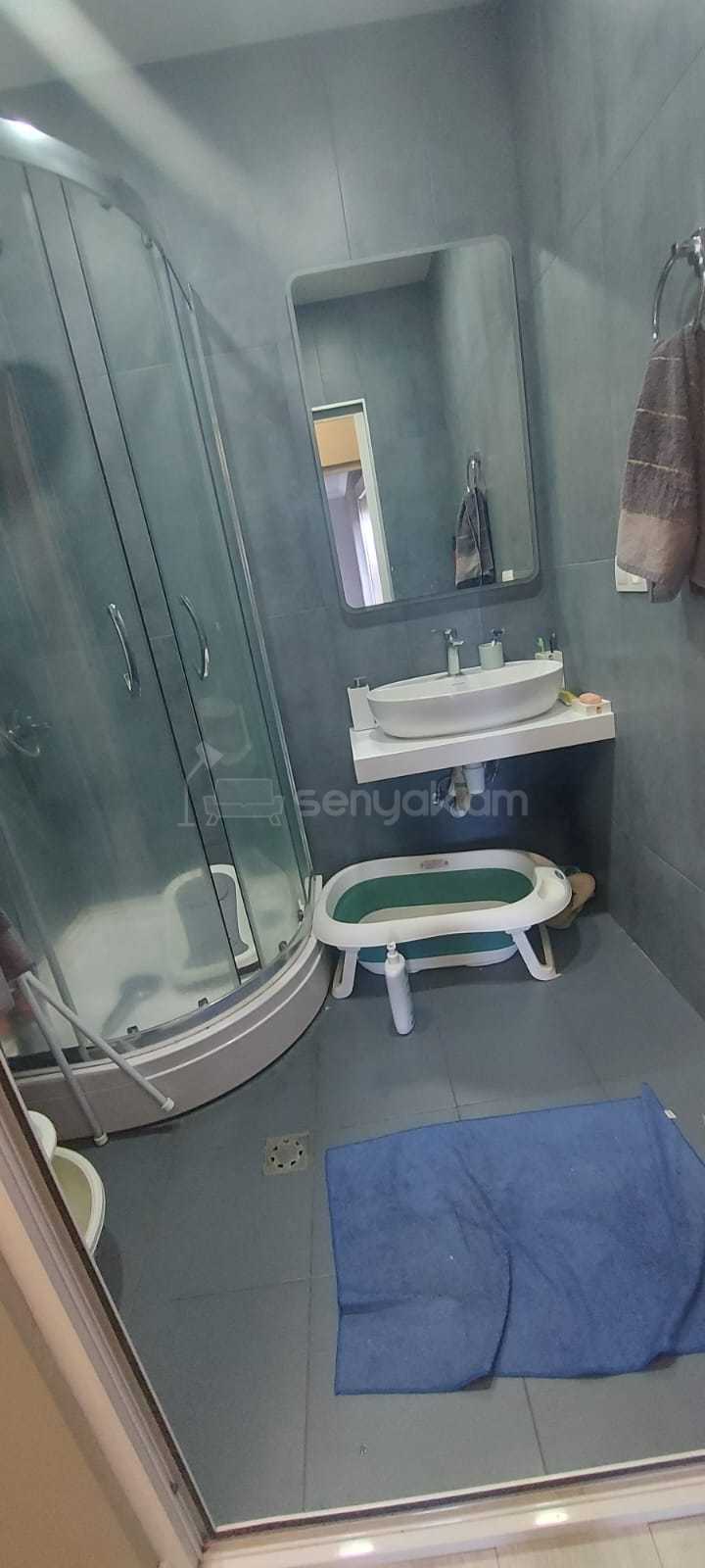 2 Սենյականոց Բնակարան Քարե Շենքում, 60քմ, 5/5 հարկ, Նորմալ Վիճակում