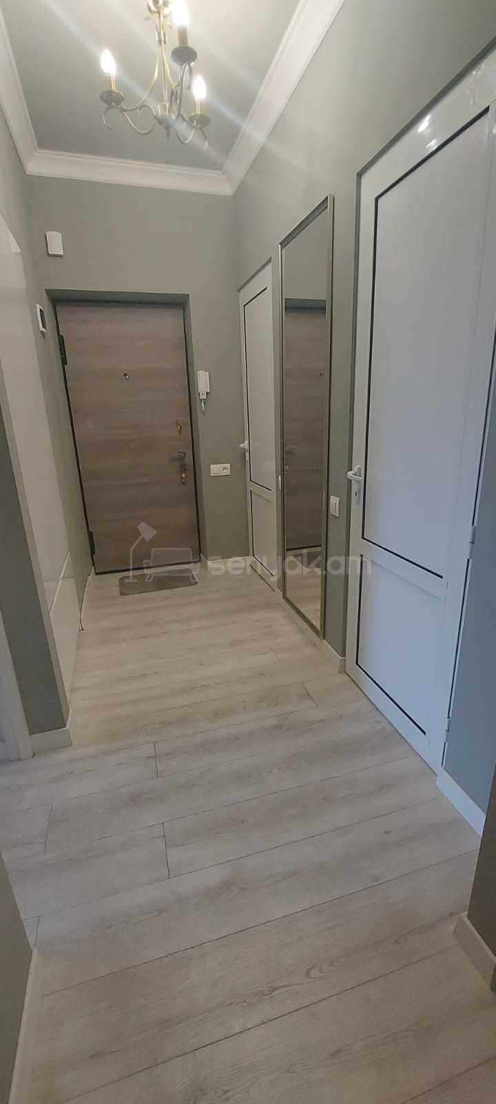 2 Սենյականոց Բնակարան Քարե Շենքում, 60քմ, 5/5 հարկ, Նորմալ Վիճակում
