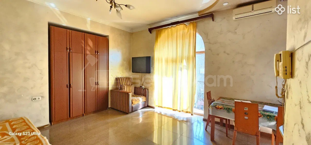 1 Սենյականոց Բնակարան Քարե Շենքում, 45քմ, 3/3 հարկ, Կապիտալ Վերանորոգված, Կահավորված, Արևկող