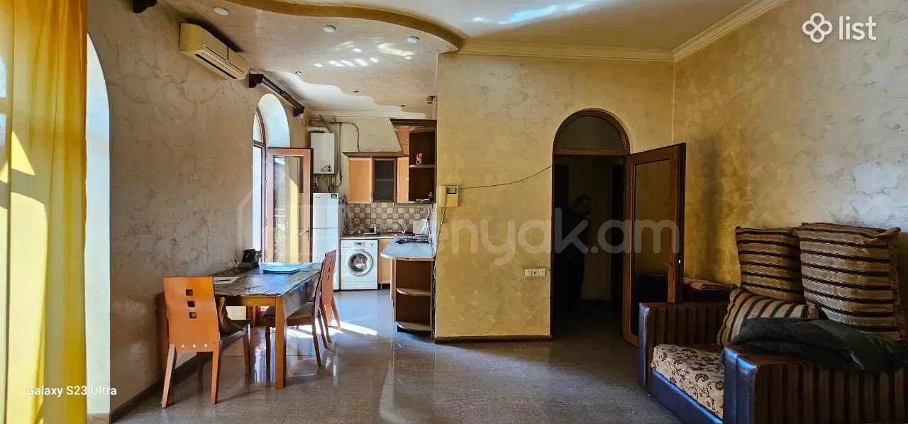 1 Սենյականոց Բնակարան Քարե Շենքում, 45քմ, 3/3 հարկ, Կապիտալ Վերանորոգված, Կահավորված, Արևկող