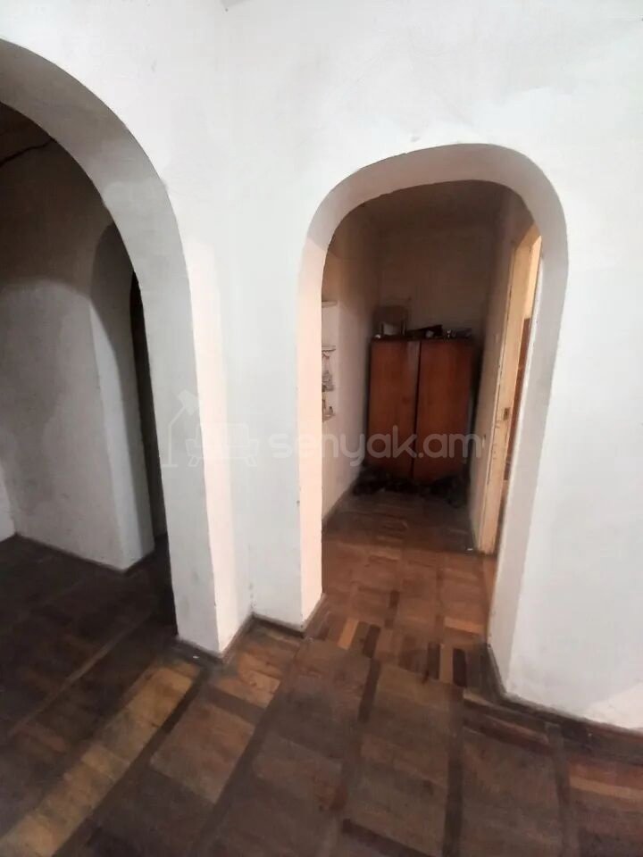 2 Սենյականոց Բնակարան, 70քմ, 1/9 հարկ, Պետական Վիճակում