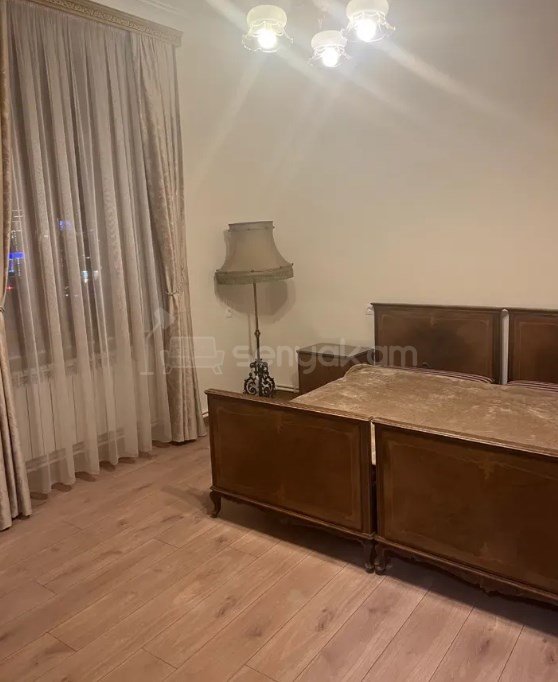 3 Սենյականոց Բնակարան Քարե Շենքում, 70քմ, 3/4 հարկ, Կապիտալ Վերանորոգված, Կահավորված, Արևկող