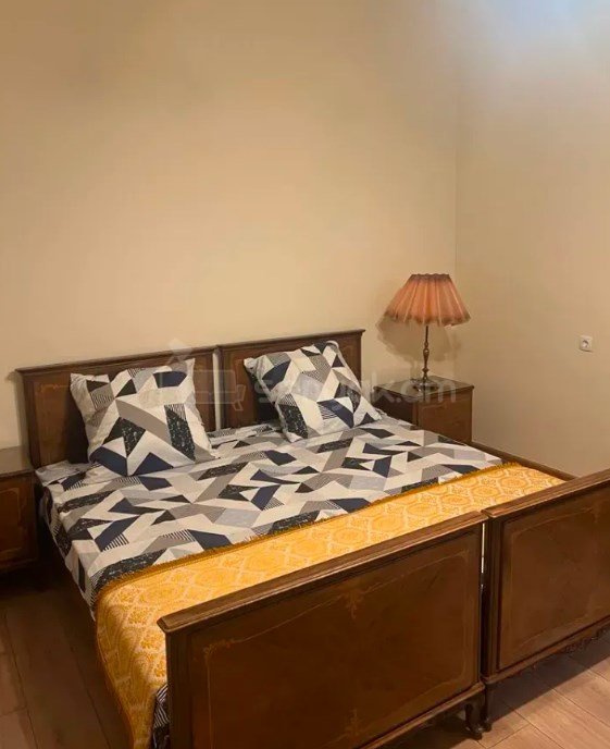 3 Սենյականոց Բնակարան Քարե Շենքում, 70քմ, 3/4 հարկ, Կապիտալ Վերանորոգված, Կահավորված, Արևկող