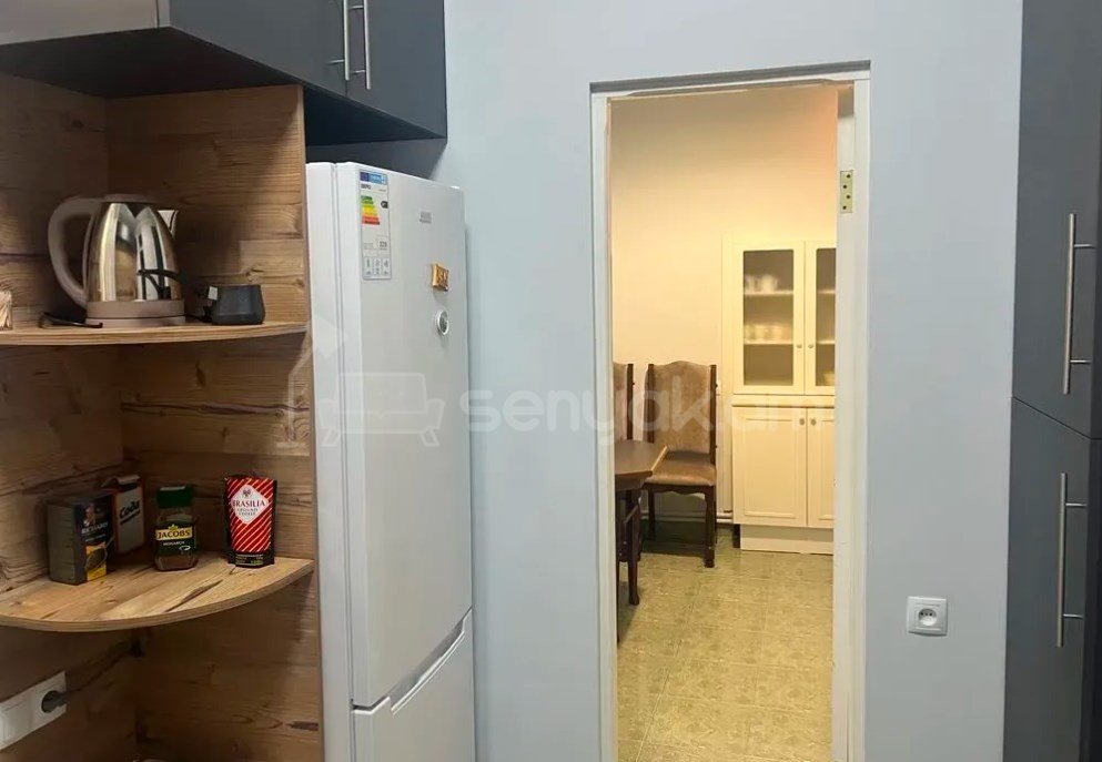 3 Սենյականոց Բնակարան Քարե Շենքում, 70քմ, 3/4 հարկ, Կապիտալ Վերանորոգված, Կահավորված, Արևկող