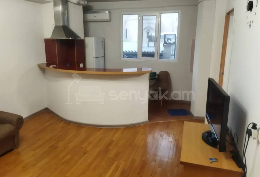2 Սենյականոց Բնակարան, 46քմ, 3/9 հարկ, Դիզայներական Վերանորոգված, Կահավորված, Արևկող
