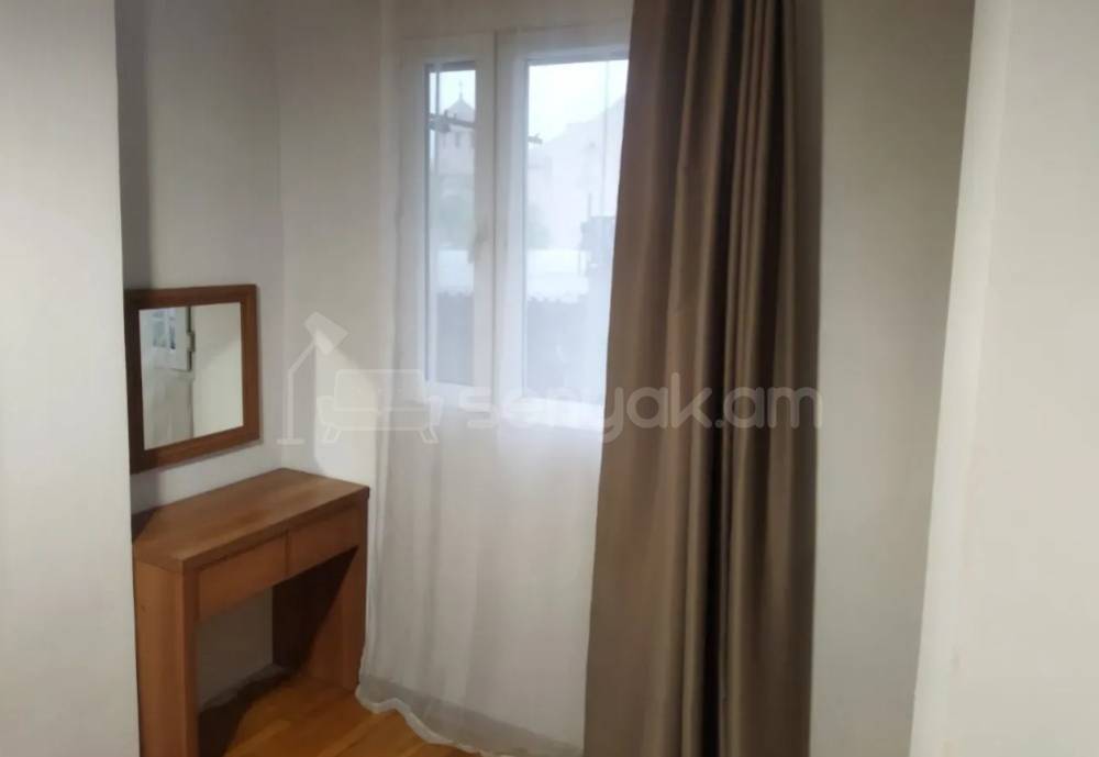 2 Սենյականոց Բնակարան, 46քմ, 3/9 հարկ, Դիզայներական Վերանորոգված, Կահավորված, Արևկող