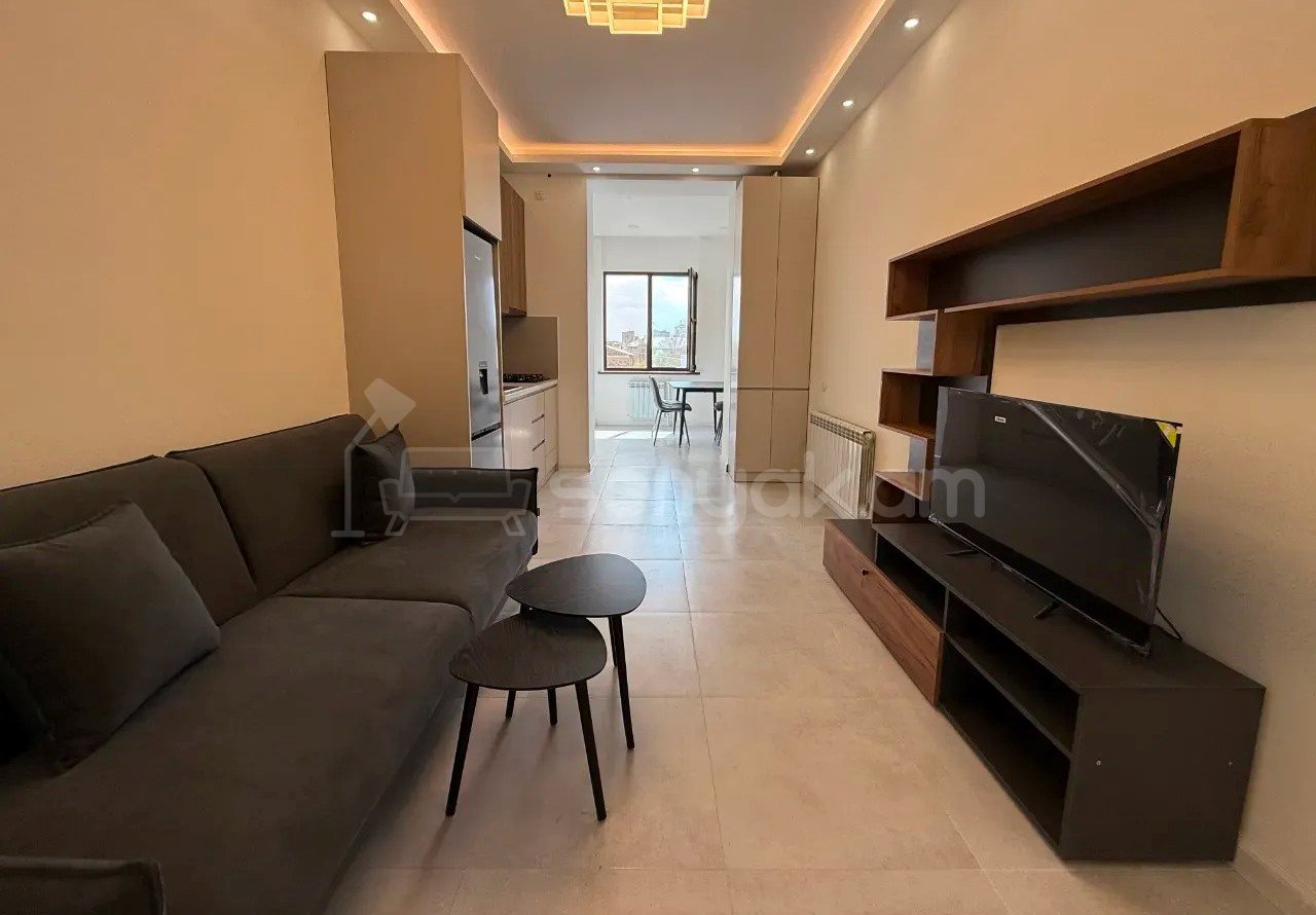3 Սենյականոց Բնակարան Քարե Շենքում, 54քմ, 3/3 հարկ, Կապիտալ Վերանորոգված