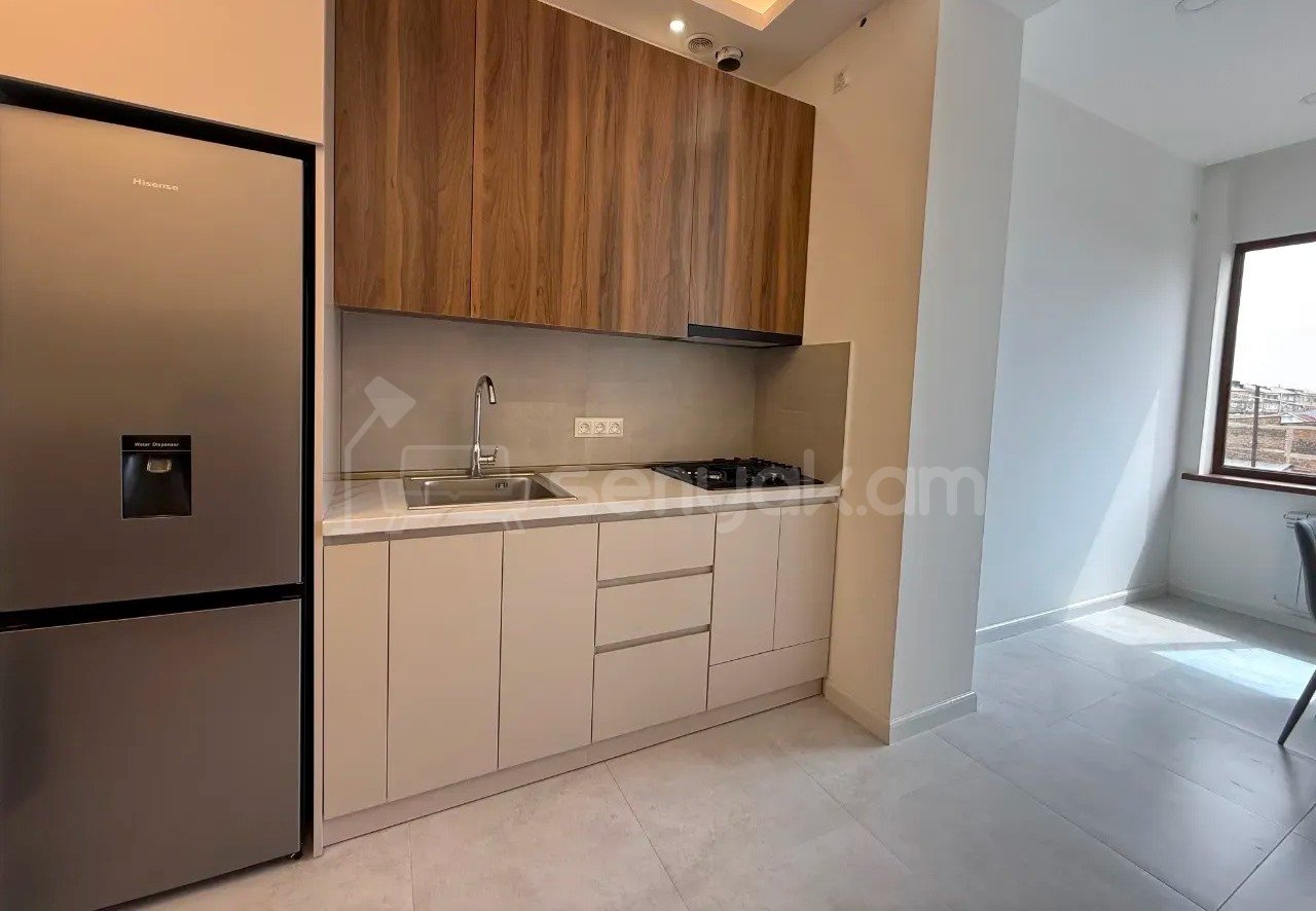 3 Սենյականոց Բնակարան Քարե Շենքում, 54քմ, 3/3 հարկ, Կապիտալ Վերանորոգված